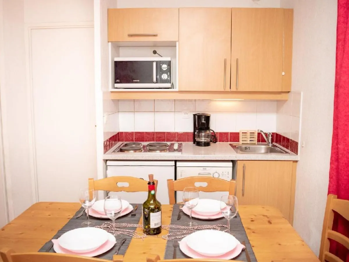 Appartement Confortable 3 Pieces Avec Balcon, Proche Des Pistes, Pour 6 Personnes A Puy-Saint-Vincent - Fr-1-504-184 0*,  France